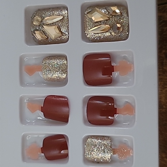 Rhinestone & Glitter Press on Toenails - Picture 10 of 12